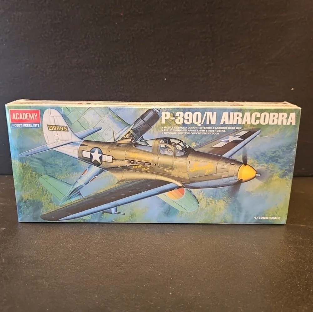 Academy P-39Q/N Airacobra Model‎ Kit